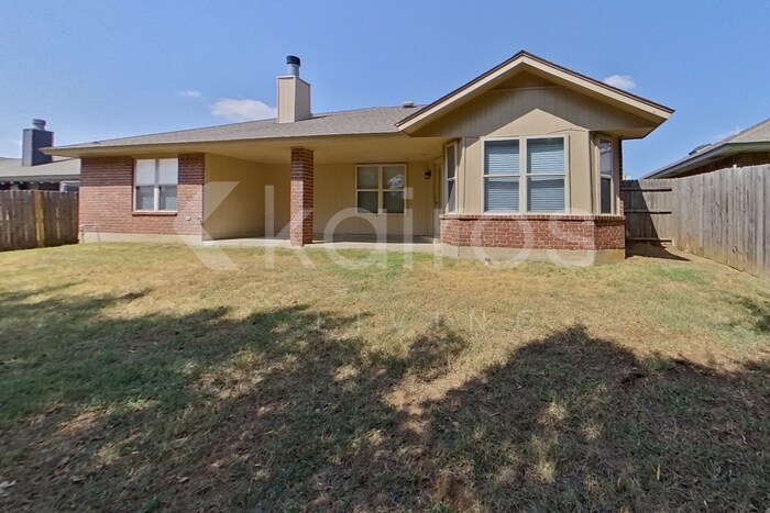 Building Photo - 912 SE 38th St