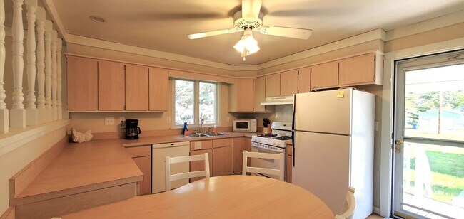 Building Photo - Available Late Summer & Fall | Furnished Executive Extended Stay Retreat