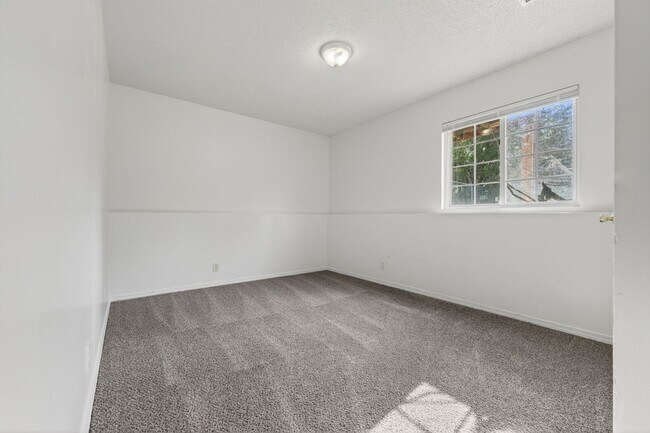 Building Photo - 4329-4337 S Elizabeth