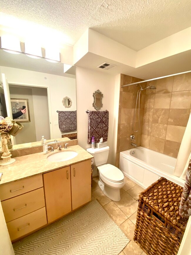 Building Photo - 9725 Woods Dr