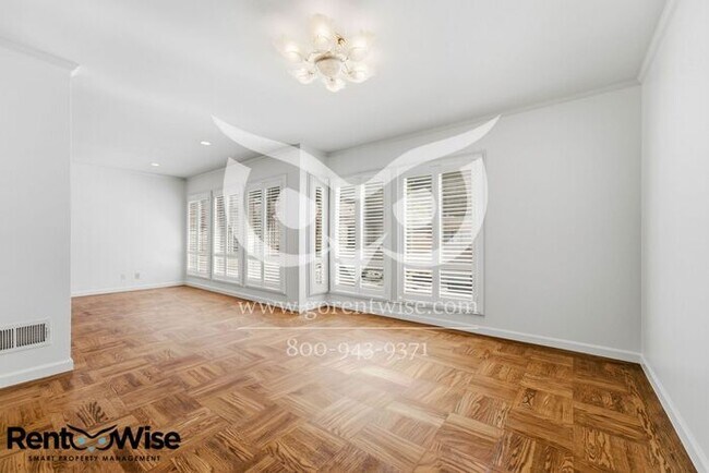 Building Photo - 190 Forest Knolls Dr