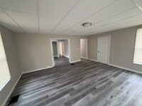 Building Photo - Parkview