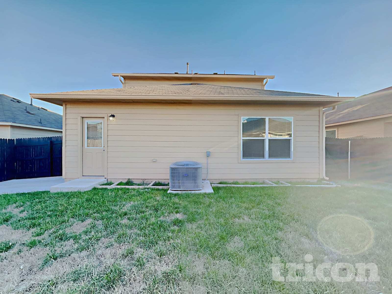 Building Photo - 15012 Custis Ln