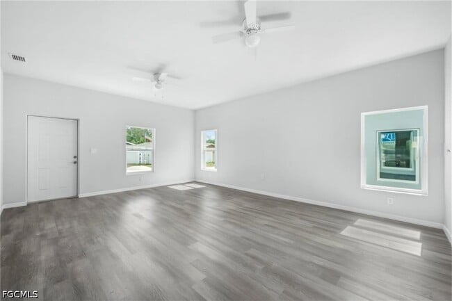 Building Photo - 1483 Las Villas Blvd