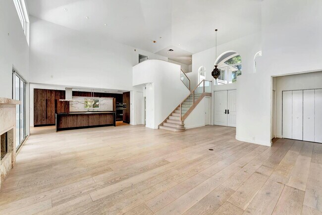 Building Photo - 1026 Seasage Dr