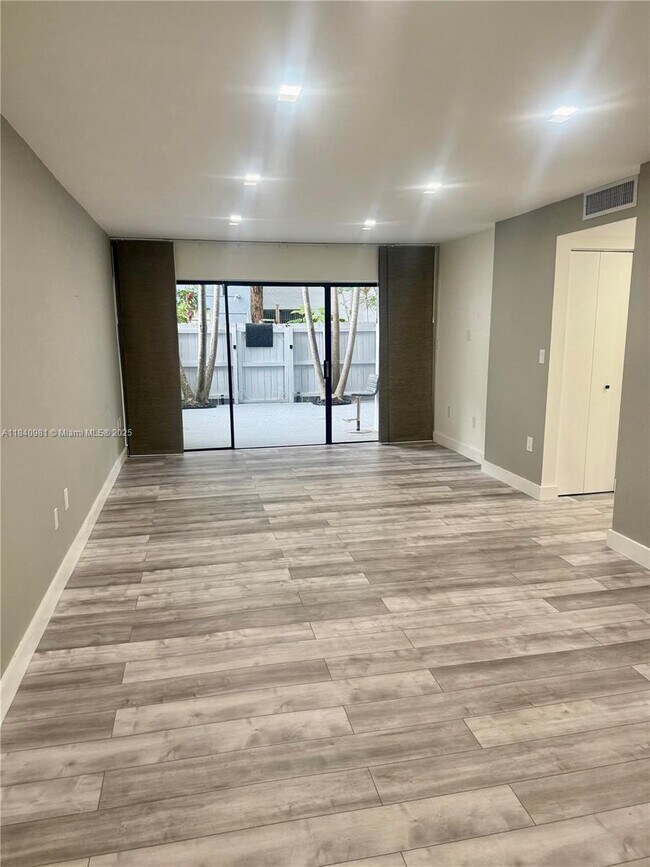 Building Photo - 13850 SW 62nd St
