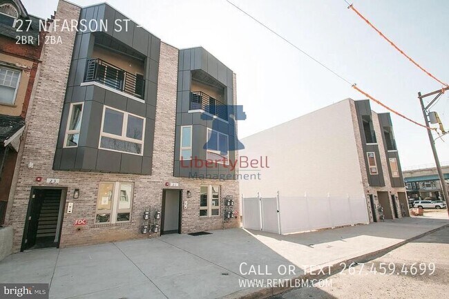 Building Photo - 27 Farson St