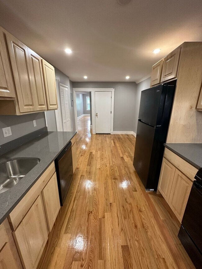 Building Photo - 90elm