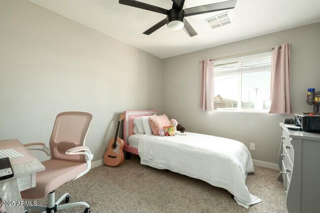 Building Photo - 8115 E Cypress St