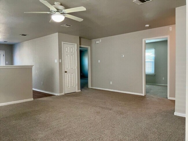 Building Photo - Adorable Move-In Ready 3/2 in Georgetown! ...