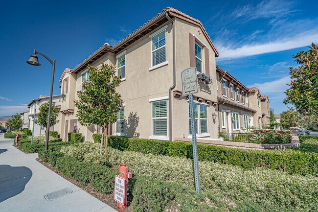 Primary Photo - West Creek 3 Bedroom Condo for Rent in Val...