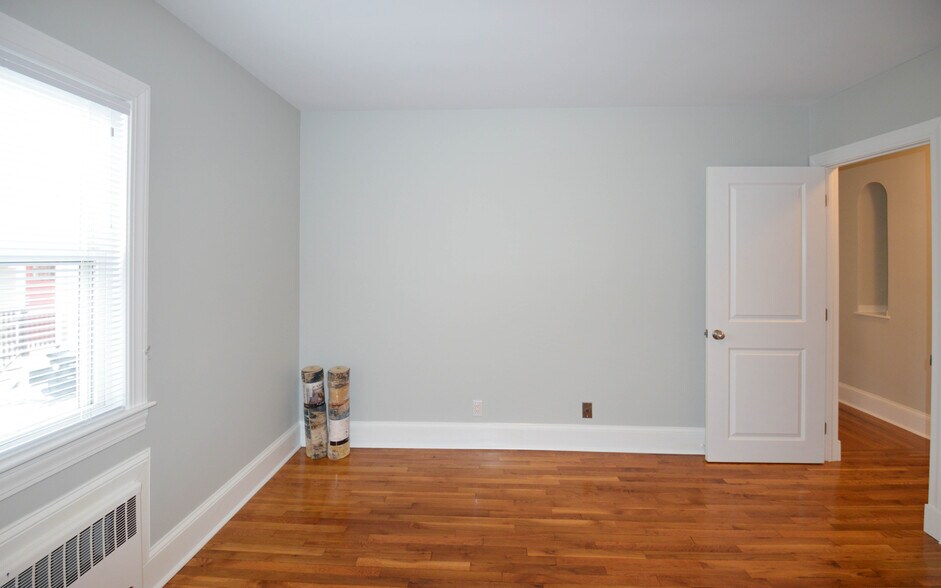 Primary Photo - 142 Salisbury Rd