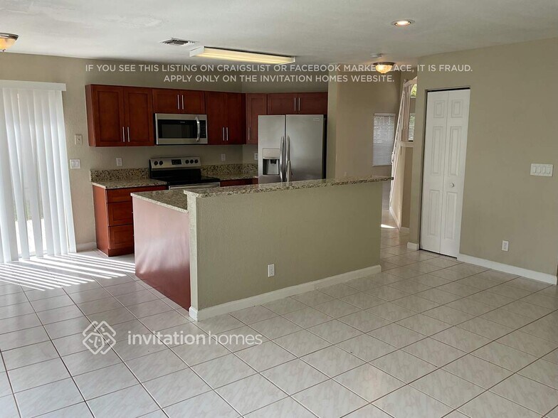 Building Photo - 10254 Serene Meadow Dr N