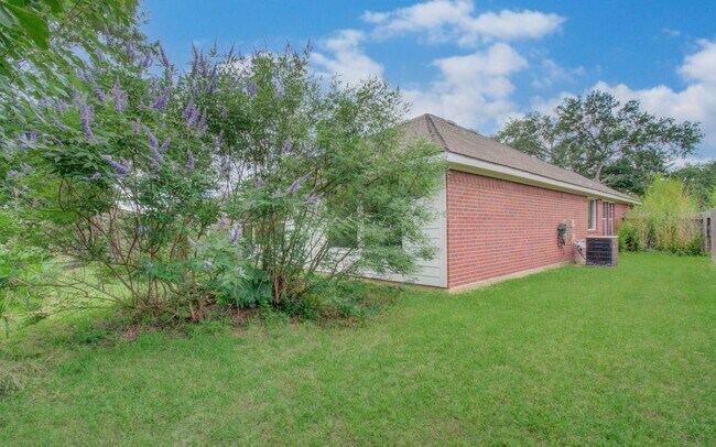 Building Photo - 18223 Heathridge Ln