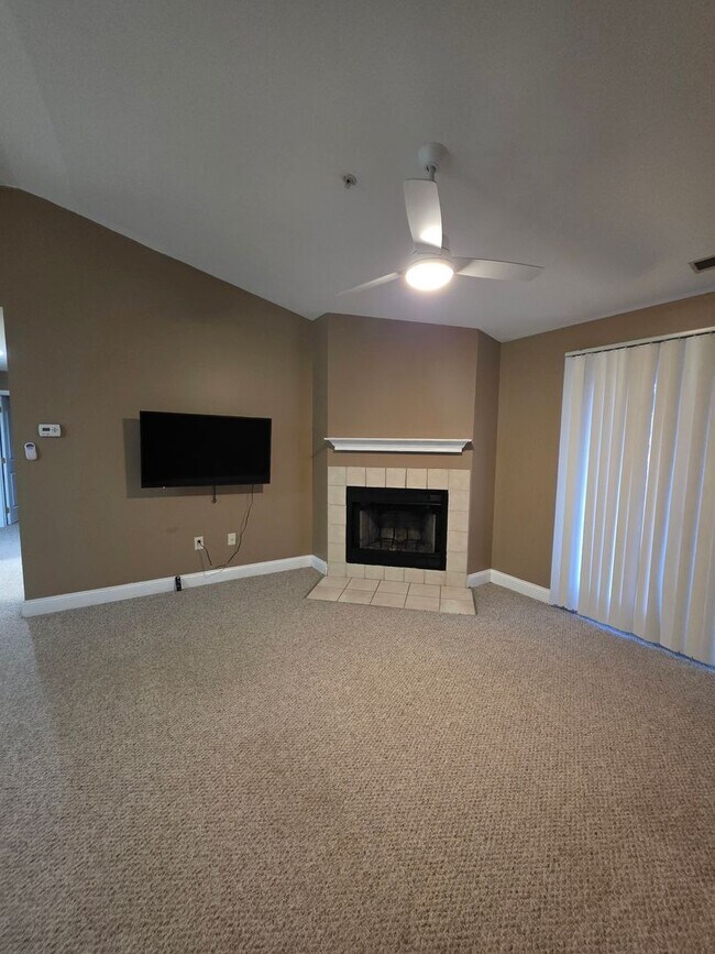 Building Photo - Waters Edge Condos