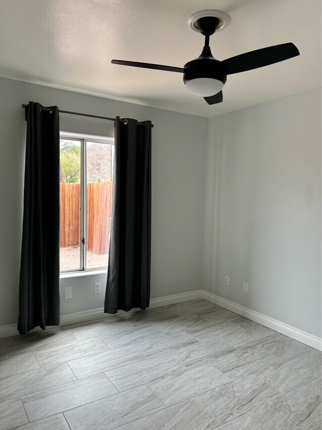 2nd bedroom - 52560 Avenida Navarro