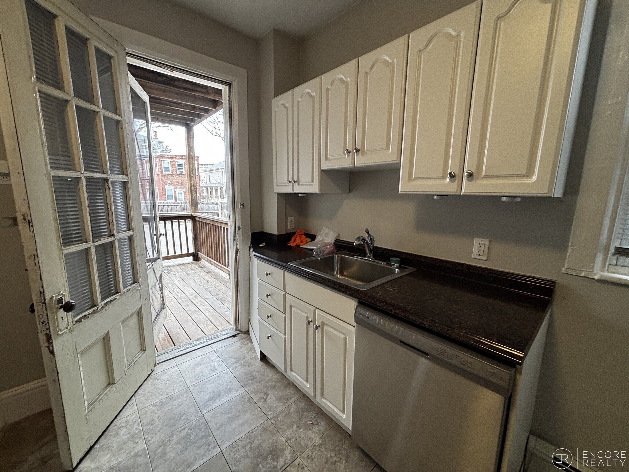 Building Photo - 63 Dana St