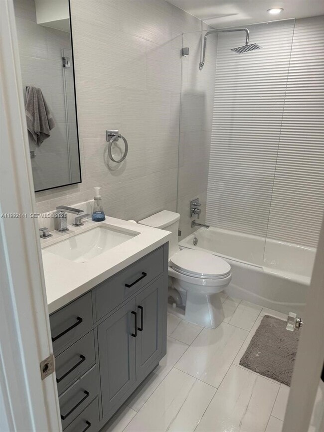 Building Photo - 5005 Collins Ave