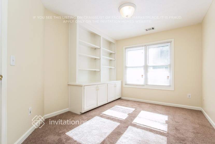 Building Photo - 855 Simon Ive Dr