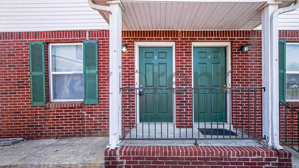 Building Photo - Unit APT E