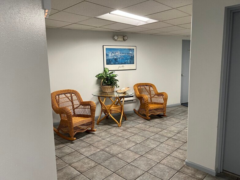 Building Photo - 559 McGraw St