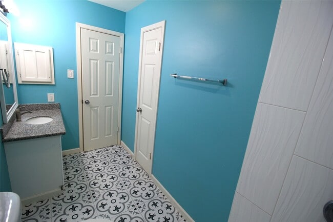 Building Photo - 20074 Crazy Horse Cir