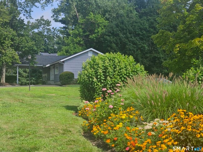 Building Photo - 54 Deer Run