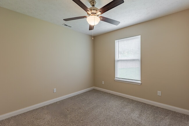 Building Photo - 305 Breckinridge Cir
