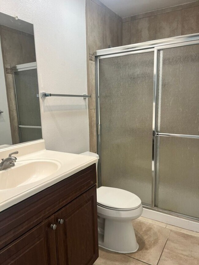 Building Photo - 2758 Bolker Dr