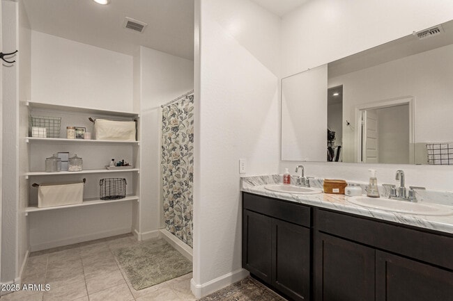 Building Photo - 3274 W Stradling Ave