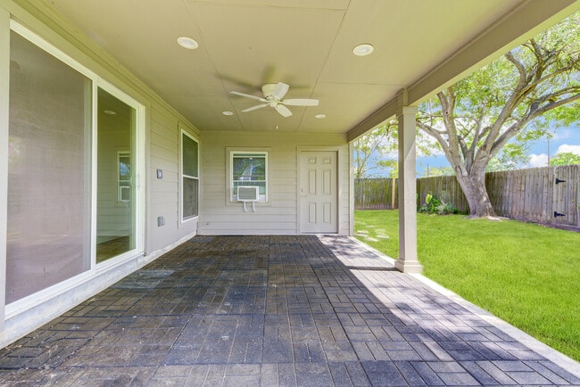 Building Photo - 15203 Woodhorn Dr