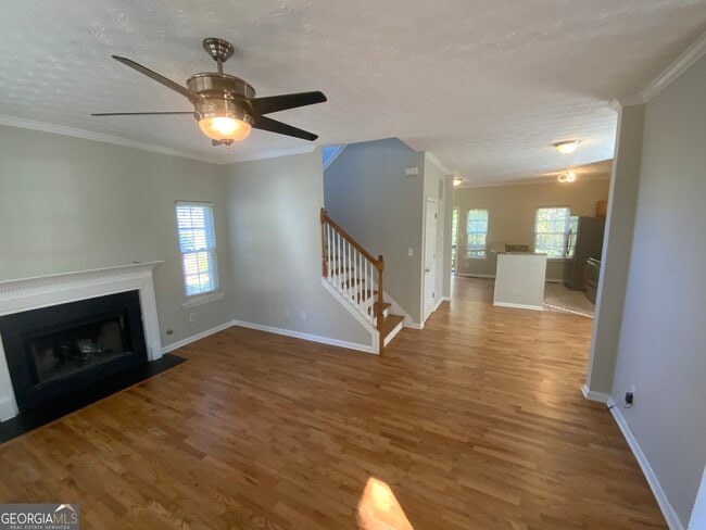 Building Photo - 27 Montgomery St NE