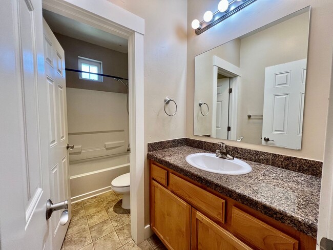 Building Photo - Townhome at Enclave for Rent in Rifle