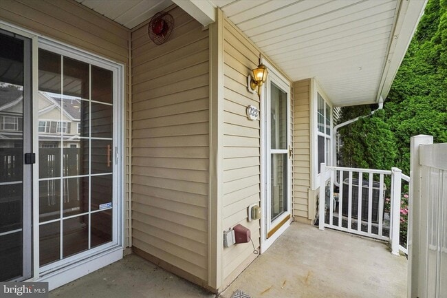Building Photo - 222 Flagstone Rd
