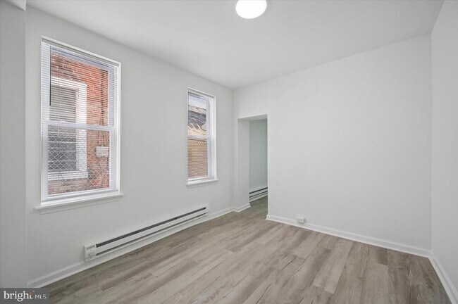 Building Photo - 1216 W Firth St