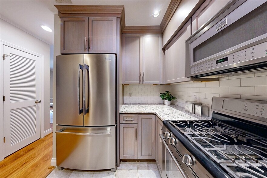 Building Photo - 111 W 8th St