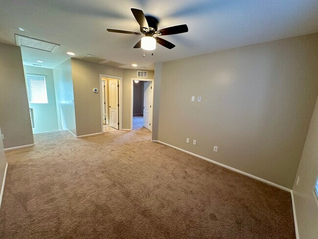Building Photo - 9341 W Pearblossom Sky Ave
