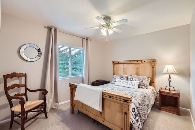 Building Photo - Updated 4-Bedroom with Serene Outdoor Spac...