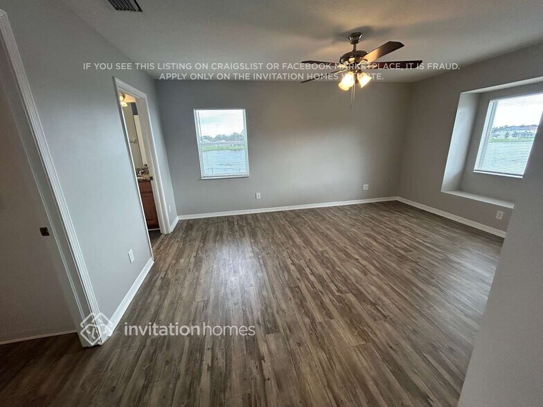 Building Photo - 10504 Lakeside Vista Dr