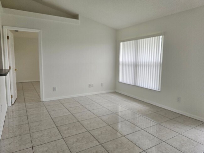 Building Photo - 13345 Pinyon Dr