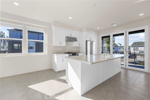 Building Photo - 19011 Main St