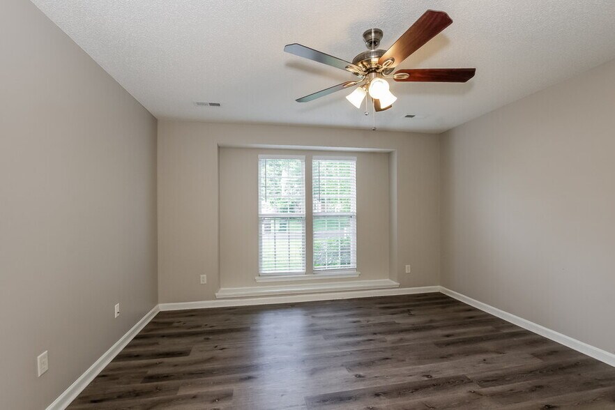 Building Photo - 5410 Starflower Dr