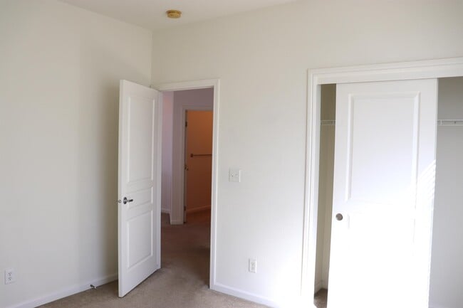 Building Photo - 2346 E Early Ave