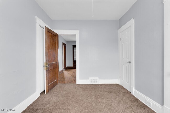 Building Photo - 3111 W 90th St