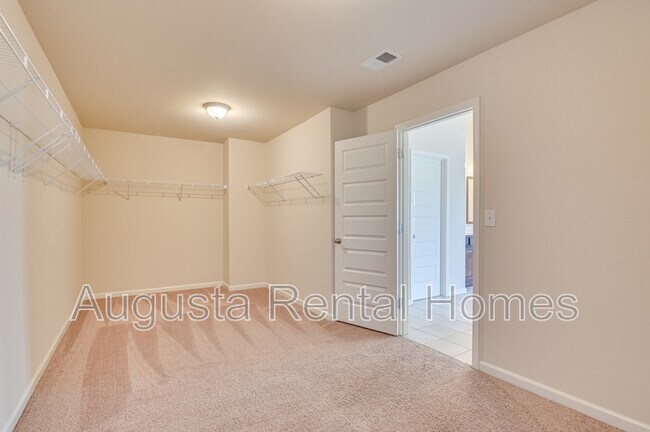 Building Photo - 5014 Vine Ln