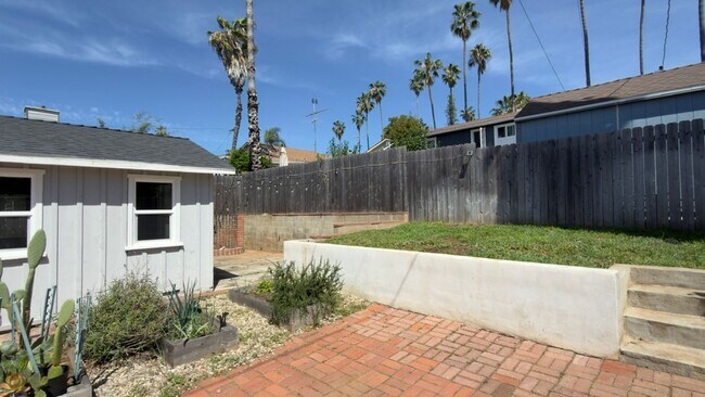 Building Photo - Newly Remodeled 3 bedroom home with AC
