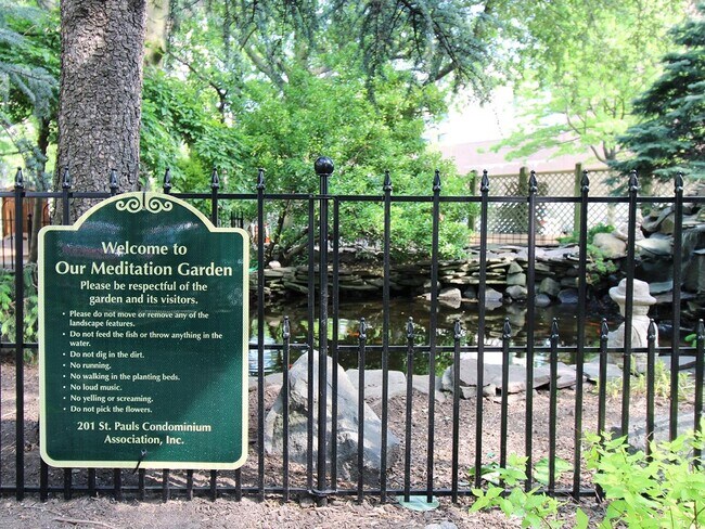 Building Photo - 10 Huron Ave