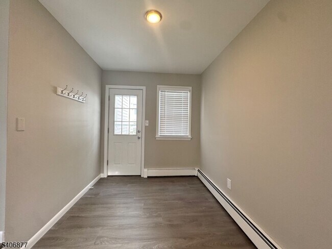 Building Photo - 156 E Prospect St