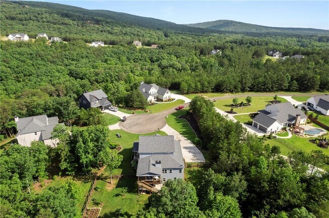 Building Photo - 175 STONELEDGE TRCE N