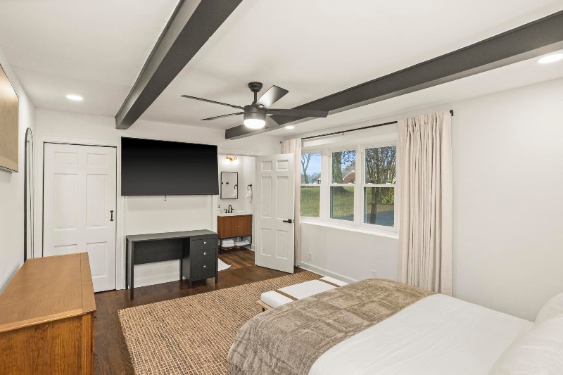 Building Photo - 2314 Deerwood Rd